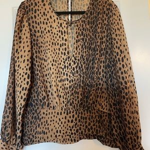 Good American Leopard Print Keyhole Blouse. Size 5